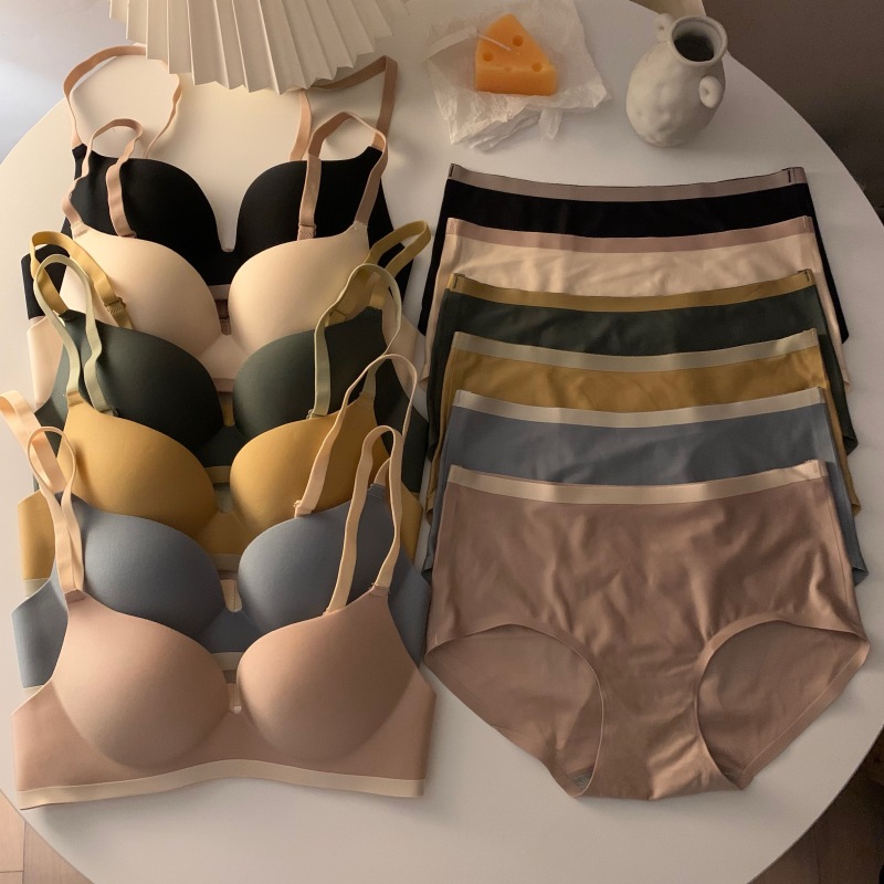 Real-priced underwear for women, seamless small breasts, big bra, no steel ring, push-up, comfortable girl student bra set