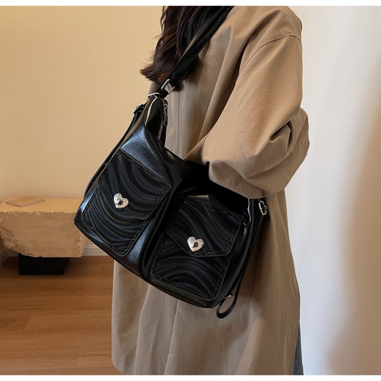 Water ripple love heart decoration multi-purpose women's bag new trendy fashion single shoulder casual foreign style double shoulder crossbody