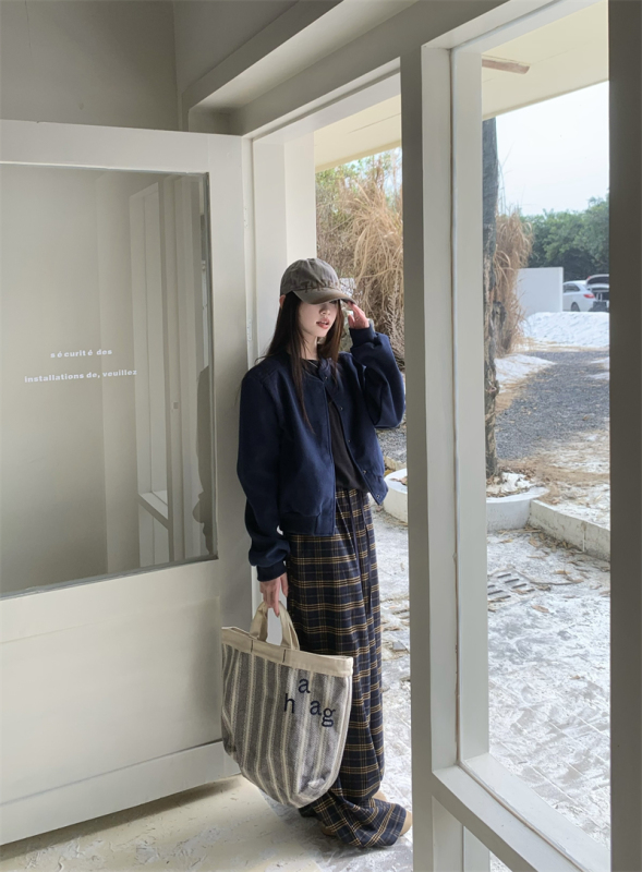 Stand collar woolen short jacket + elastic waist plaid trousers suit