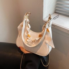 This year's popular small bag women's winter new fashion versatile crossbody chain bag portable armpit small square bag