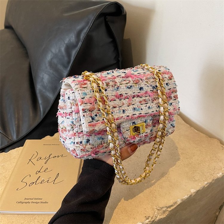 New style bag for women, hot style, high-end autumn and winter niche design, chain braided one-shoulder cross-body small square bag