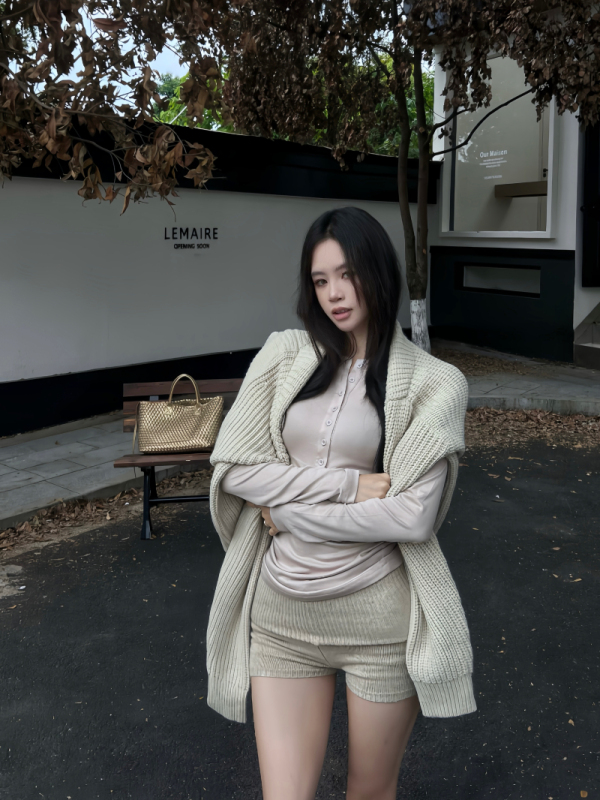 Deep v pullover sweater for women autumn and winter bat sleeve knitted top buttoned T-shirt knitted shorts suit