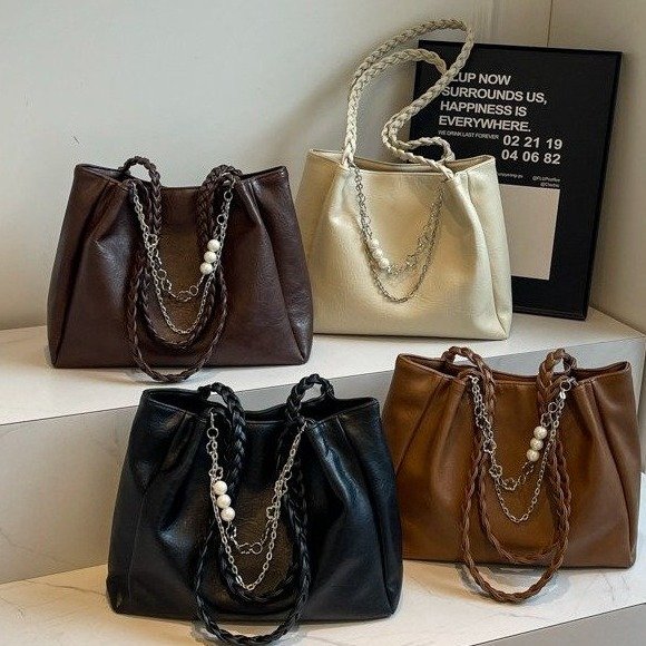 Large-capacity armpit bag for women 2024 new simple and versatile shoulder bag chain texture class commuting tote bag