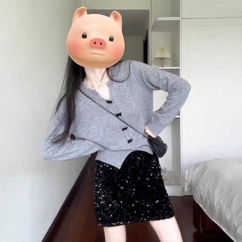 V-neck gray bow knitted sweater jacket for women early autumn 2024 new Korean style unique and chic long-sleeved top