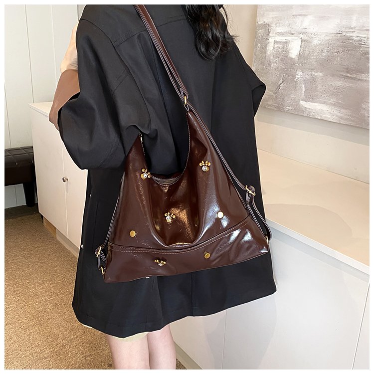 High-end texture large-capacity tote bag for women 2024 new niche design simple commuter multi-functional backpack