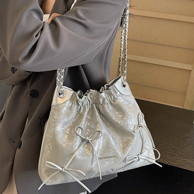 Fashion niche design bag for women 2024 new large-capacity bucket bag high-end chain shoulder crossbody bag