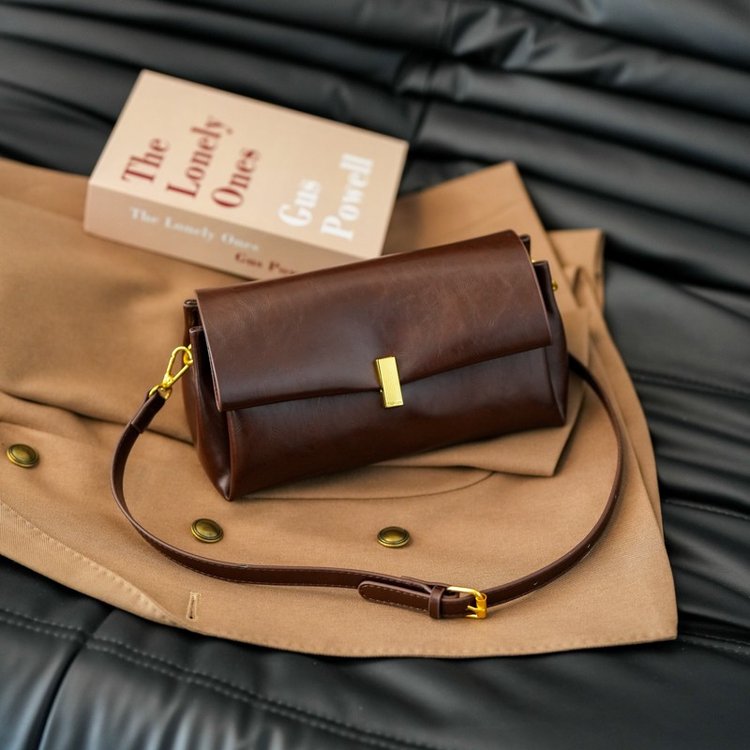 Retro popular Korean underarm women's bag new fashion autumn and winter shoulder crossbody bag niche design pillow bag