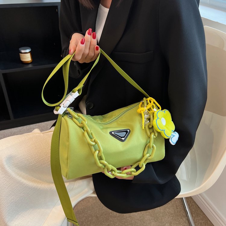 Versatile new popular handbag Oxford cloth nylon baguette armpit bag shoulder bag acrylic chain pillow bag