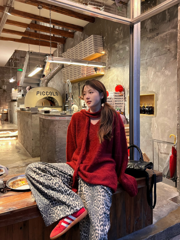 Lazy style red loose v-neck knitted sweater + retro cotton leopard print straight wide-leg pants and casual pants