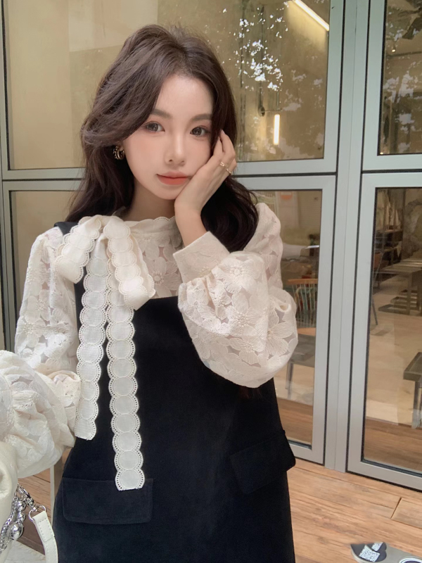 High-end small fragrant two-piece dress, versatile Korean style, cute and slim lace shirt suit for autumn
