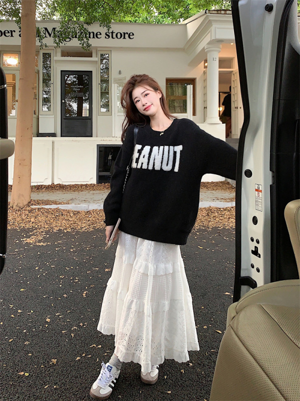 Wool Blended Letter Sweater Women's Winter Retro Knitwear + Heavy Lace Skirt Long Skirt