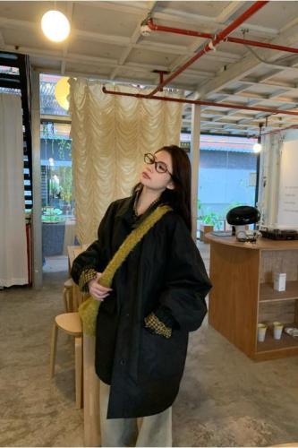 Mid-length quilted windbreaker + black and yellow plaid shirt, lazy style two-piece set