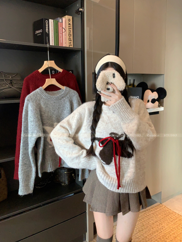 Age-reducing cartoon bear loose and sweet knitted sweater