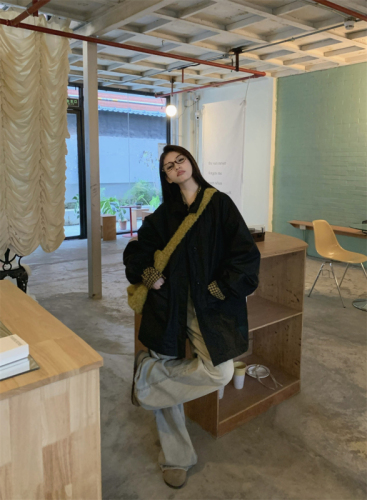 Mid-length quilted windbreaker + black and yellow plaid shirt, lazy style two-piece set