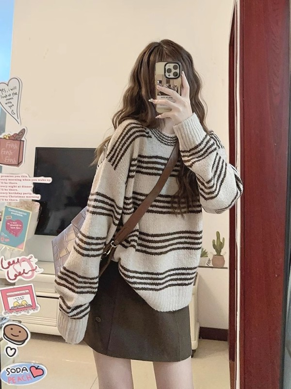 Korean early autumn new style small fragrance fashionable commuter sweater for women, versatile and slim design, beautiful striped top