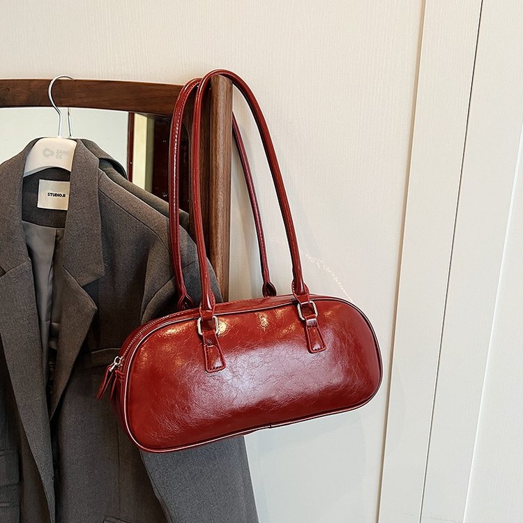 Textured niche New Year red bag for women 2024 winter new fashion retro Korean style armpit bag large capacity commuter bag