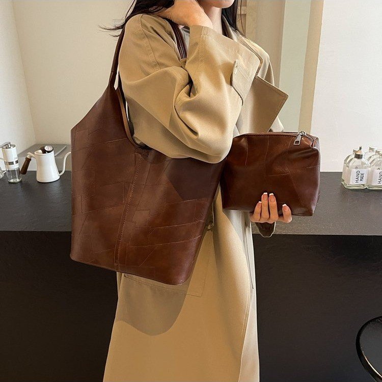 Retro-feel commuter tote bag, high-end large-capacity armpit bag 2024 new style simple shoulder vegetable basket bag