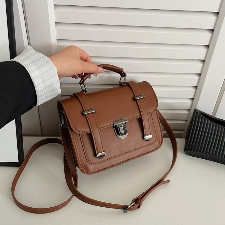 This year's popular bags, winter new retro handbags, simple and fashionable one-shoulder cross-body casual small square bag