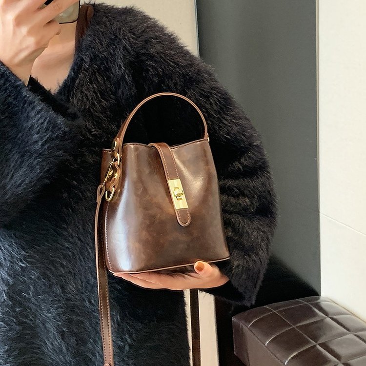 Cross-border texture bucket bag for women spring and summer new style high-end retro multi-layer large capacity portable shoulder crossbody bag