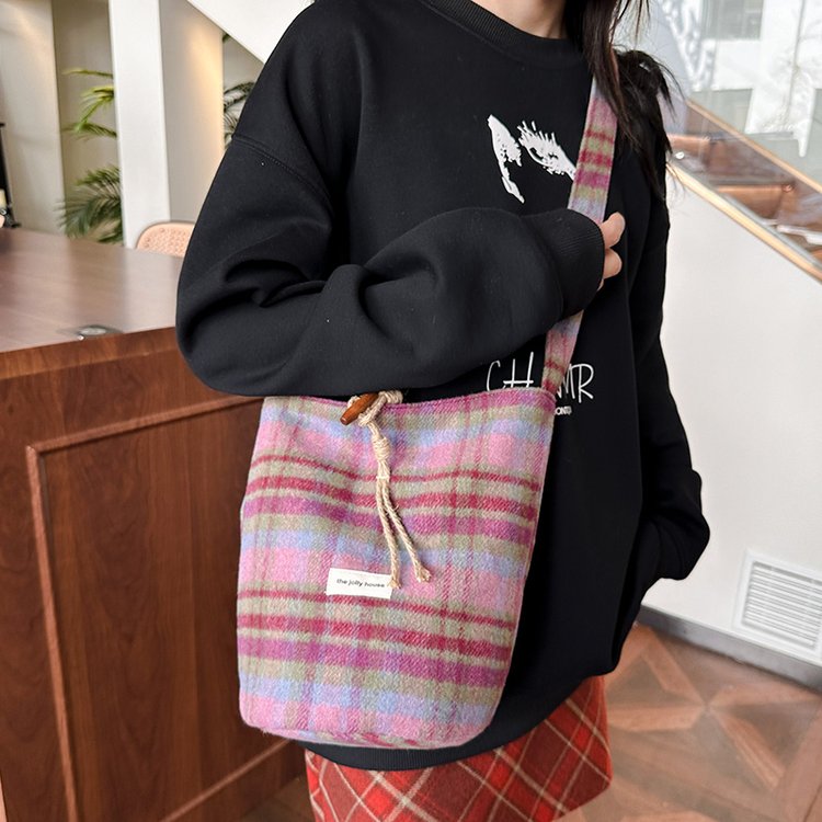 Fashion Bucket Bag for Women Autumn and Winter New Maillard Bag for Women Versatile Woolen Plaid Shoulder Bag