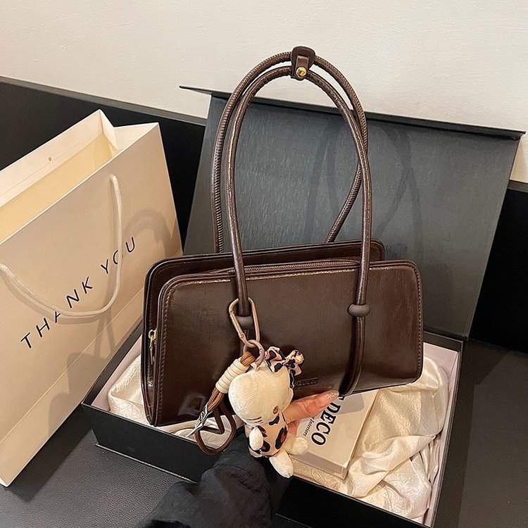 Large-capacity autumn retro armpit bag for women 2024 new simple commuter shoulder bag hand-carried fashion small square bag