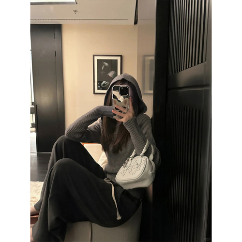 Ready stock~Autumn lazy style sweater sweater short bottoming hooded woolen top