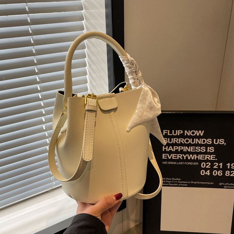 Korean style handbag women's new fashion simple bucket bag niche design versatile ins crossbody bag