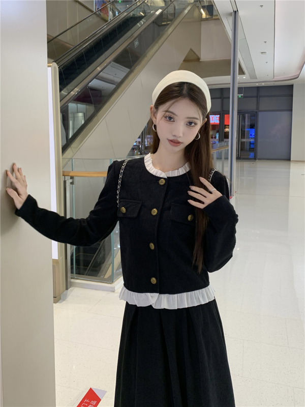 Korean fashion suit for women, petite fragrant top, half-length skirt, high-end two-piece set