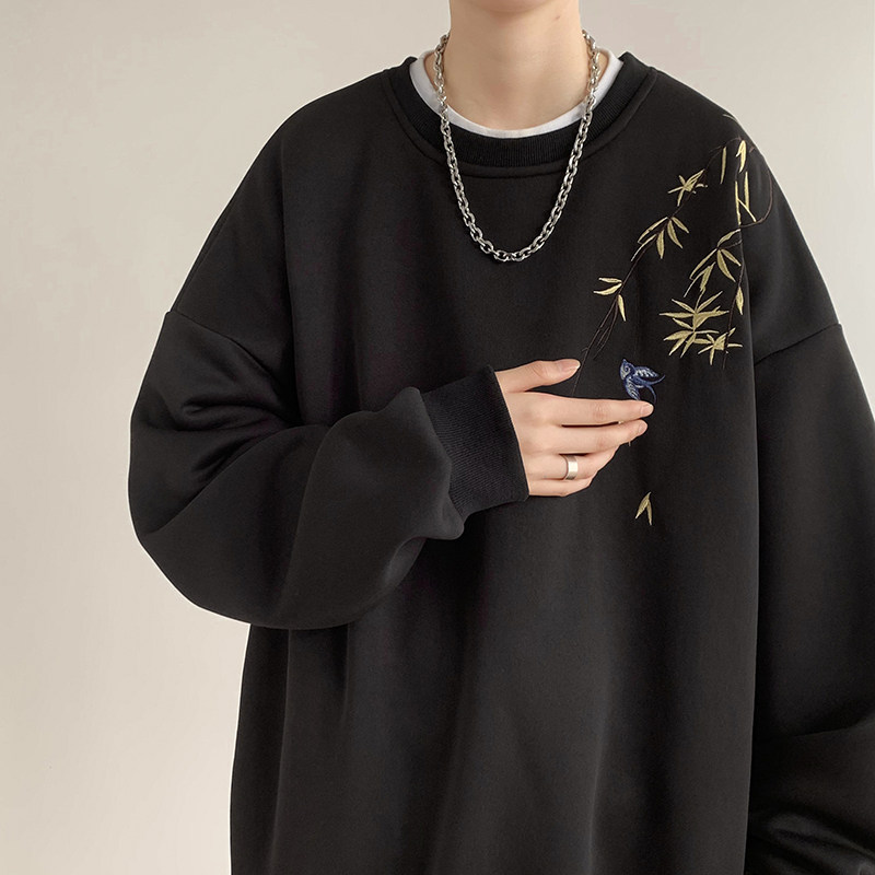 Large size embroidered fleece sweatshirt