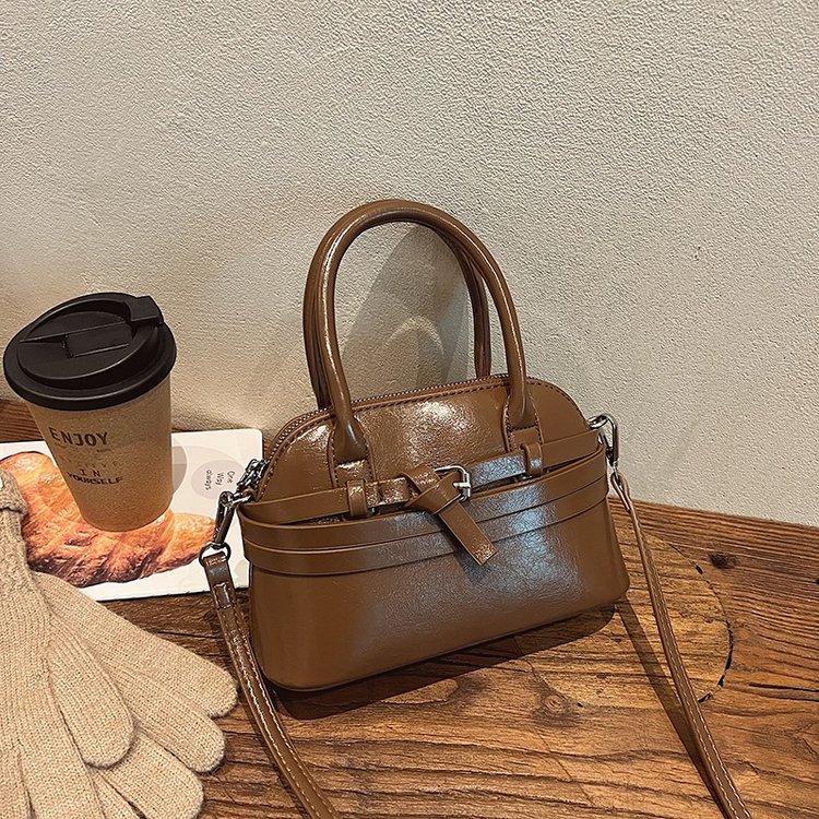 Autumn and winter hand-held red bag for women 2024 new fashion shell bag simple and versatile one-shoulder cross-body commuter bag