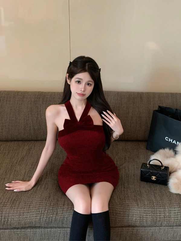 Actual shots and real prices ~ Pure lust sexy bow halterneck tube top dress, high-end temperament, waist-hugging butt-covering short skirt