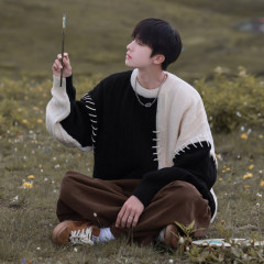 Autumn and winter round neck contrast color versatile sweater and sweater