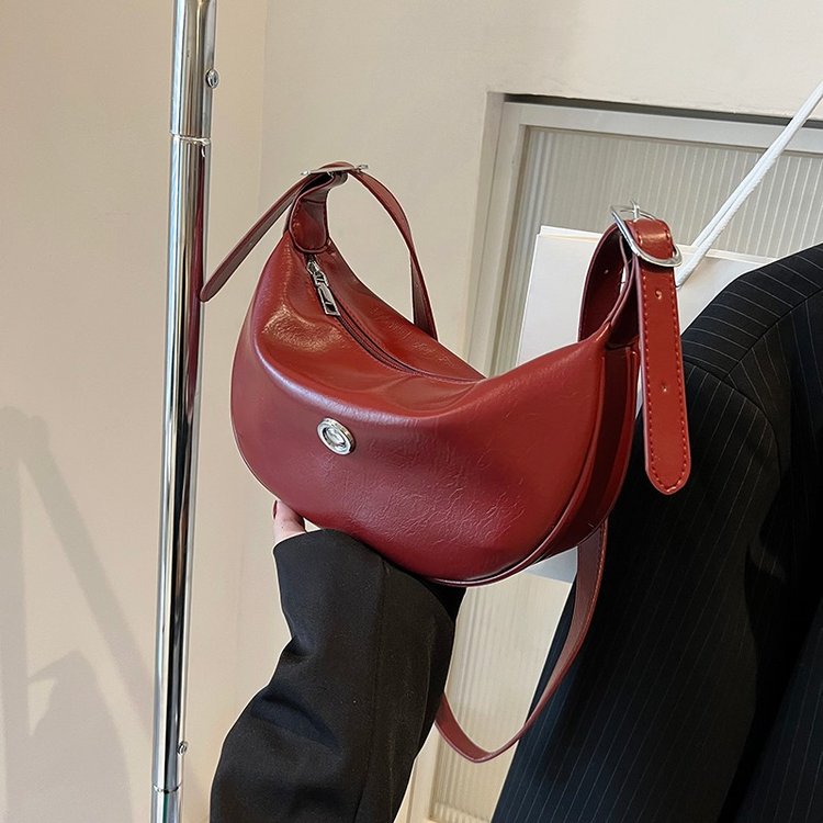 2024 Autumn New Women's Bags Shoulder Crossbody Dumpling Crescent Bag Armpit Versatile Casual Oil Waxed Leather Bag