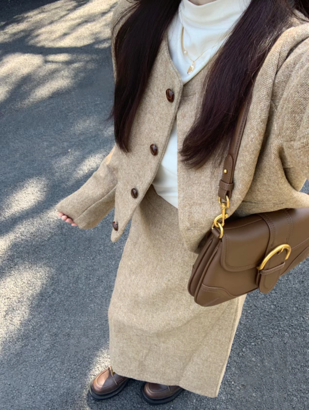 Retro style short top jacket + skirt suit