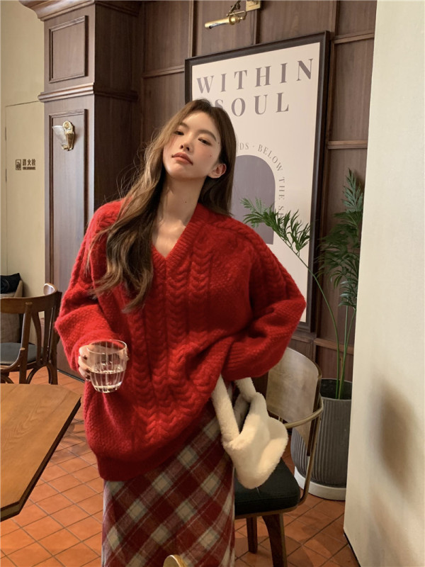 Hong Kong style retro V-neck twist lazy sweater + plaid woolen skirt A-line straight skirt