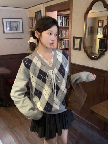 V-neck sweater women's autumn and winter lazy high-end retro loose diamond gray sweater