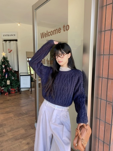 Ice silk mesh polka dot inner layer with solid color twist navy blue round neck sweater and lazy casual nine-point pants