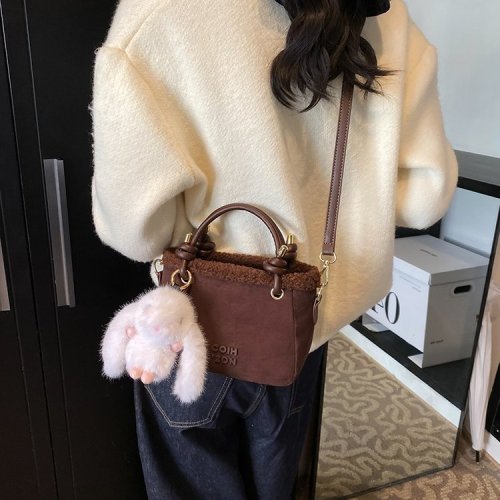 Fresh and Cute Plush Handbag Women's 2024 Autumn and Winter New Style Western Style Versatile Shoulder Bag High-end Crossbody Bag