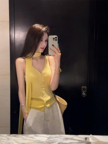 YUJIAHAN design yellow V-neck camisole summer niche slim single-breasted knitted top