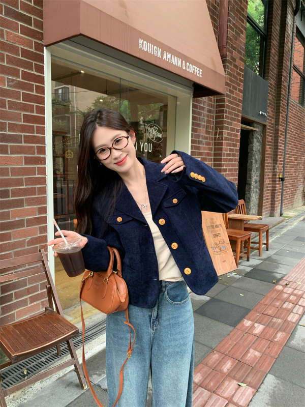 Retro niche style age-reducing corduroy jacket casual short suit for small people