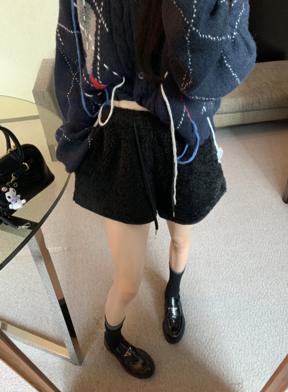 Actual shot and real price~Lamb wool fashionable elastic waist high waist versatile plush casual shorts