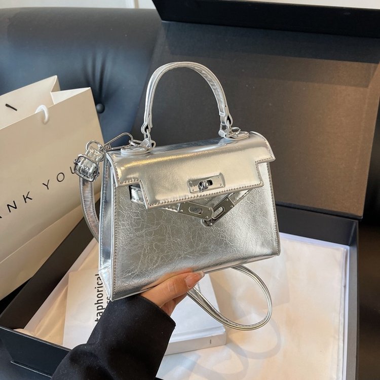 Korean style fashion handbag women's bag 2024 new niche texture Kelly bag silver bag simple crossbody bag