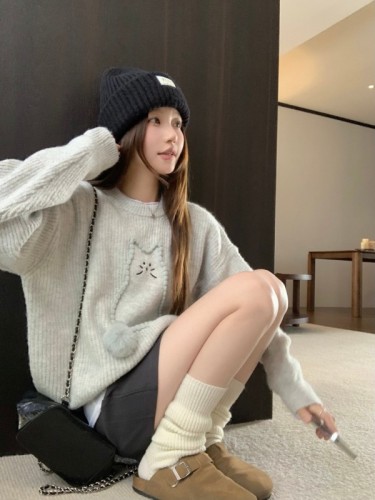 Cat pattern round neck gray sweater autumn and winter loose slimming knitted top for women