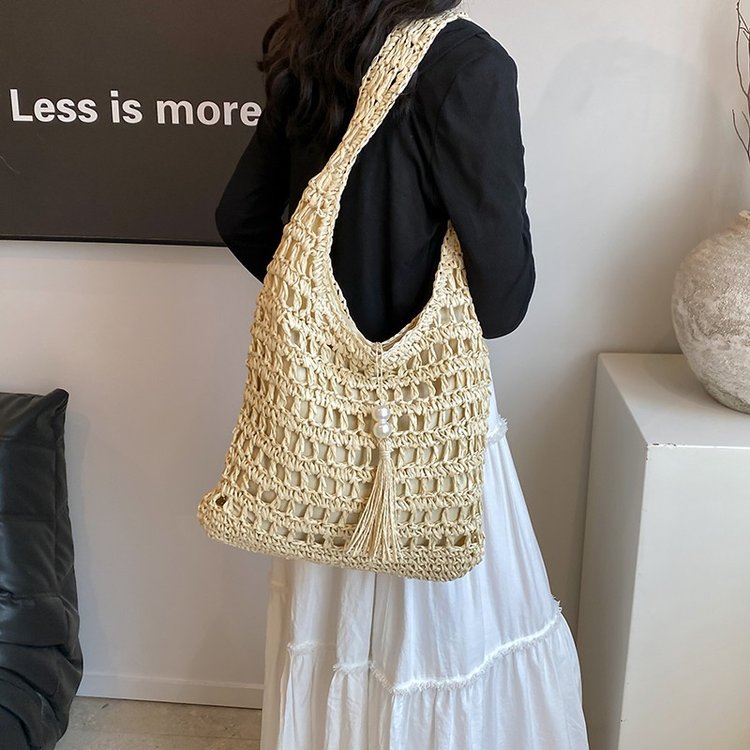 Bohemian Tassel Straw Bag Women's 2024 Summer New Hollow Woven Bag Seaside Vacation Beach Shoulder Bag