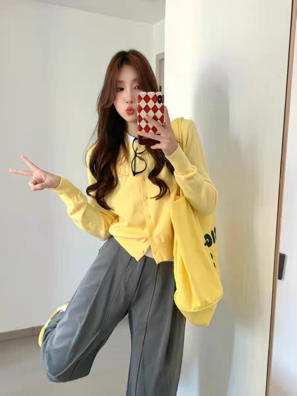 Spring and Autumn Holiday Two-piece Early Autumn Wear Lazy Style Knitted Cardigan Sweater Jacket Women's Soft Waxy Korean Contrast Color Top