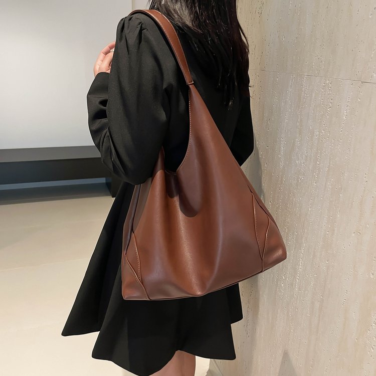 Cross-border niche texture armpit bag for women 2024 new retro simple tote bag casual large capacity shoulder bag