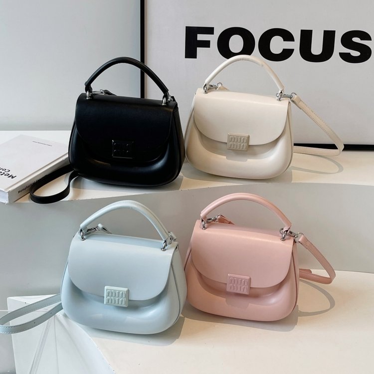 High-looking candy-colored small bag women's bag 2024 new style versatile and stylish cross-body small square bag high-end saddle bag