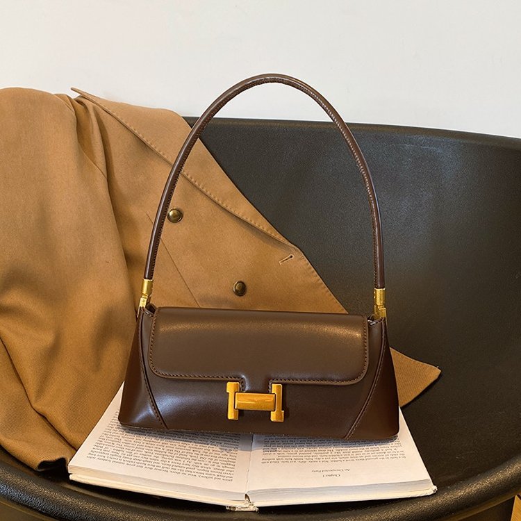 Live broadcast supply manufacturer direct sales fashion simple one-shoulder new women's bag light luxury high-end popular lock armpit bag