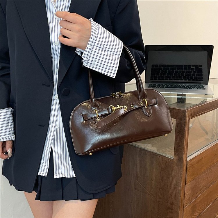 High-end retro bowling bag, shoulder bag for women, armpit portable large-capacity pillow bag, textured solid color niche bag