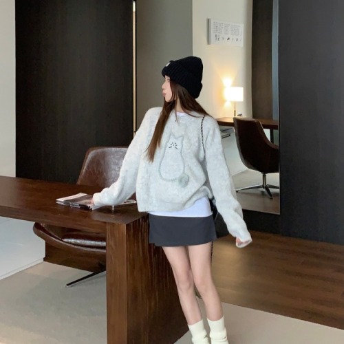 Cat pattern round neck gray sweater autumn and winter loose slimming knitted top for women